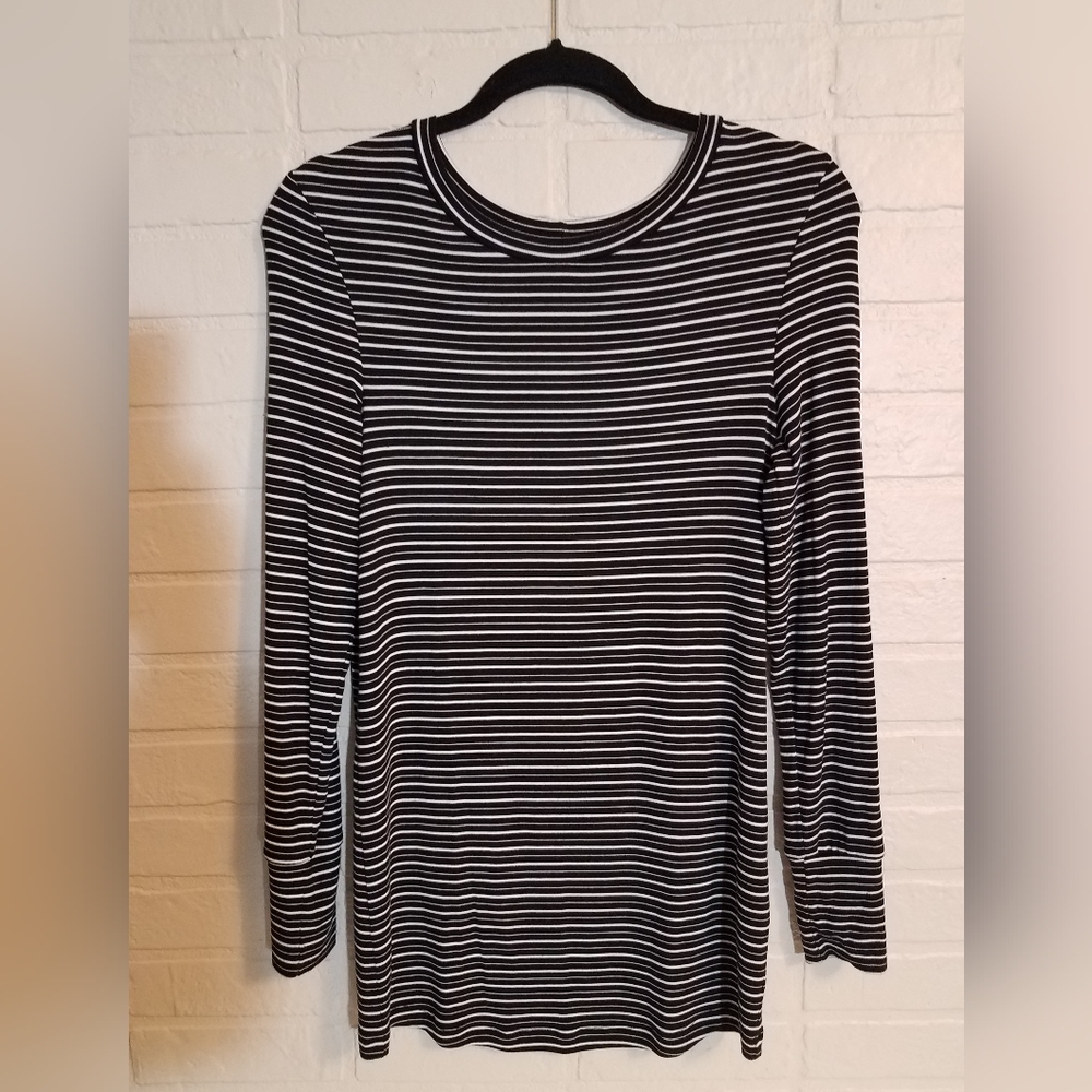 Universal standard, black/white stripes Foundation long sleeve crew neck tee XS